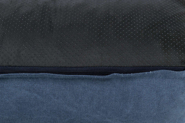 BE NORDIC Föhr cushion with border, dark blue